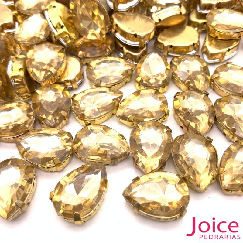 xr:d:DAFLAofDNuE:1193,j:40545373328,t:22111014 Pedra Engrampada Gota Nude Base Dourado 13mm X 18mm C/200unidades - Imagem 1