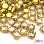 Pedra Engrampada Quadrado Base Dourado 8mm X 8mm C/100unidades - Imagem 2