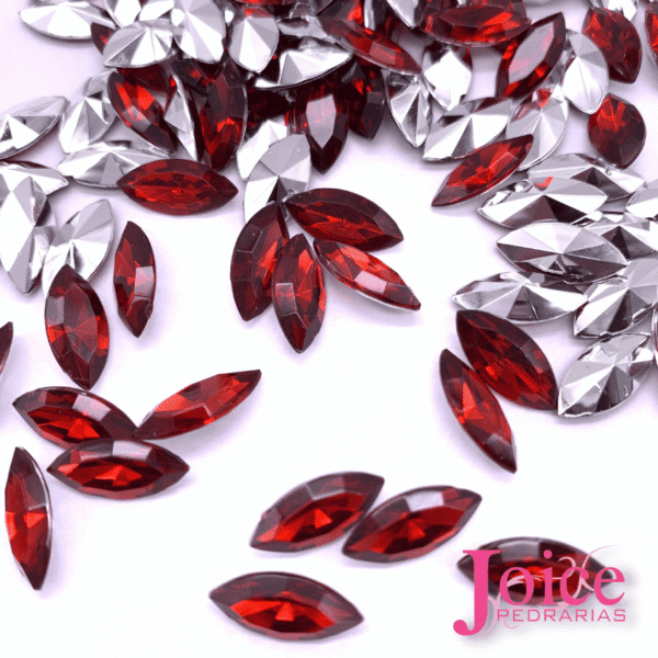 vermelho-escuro